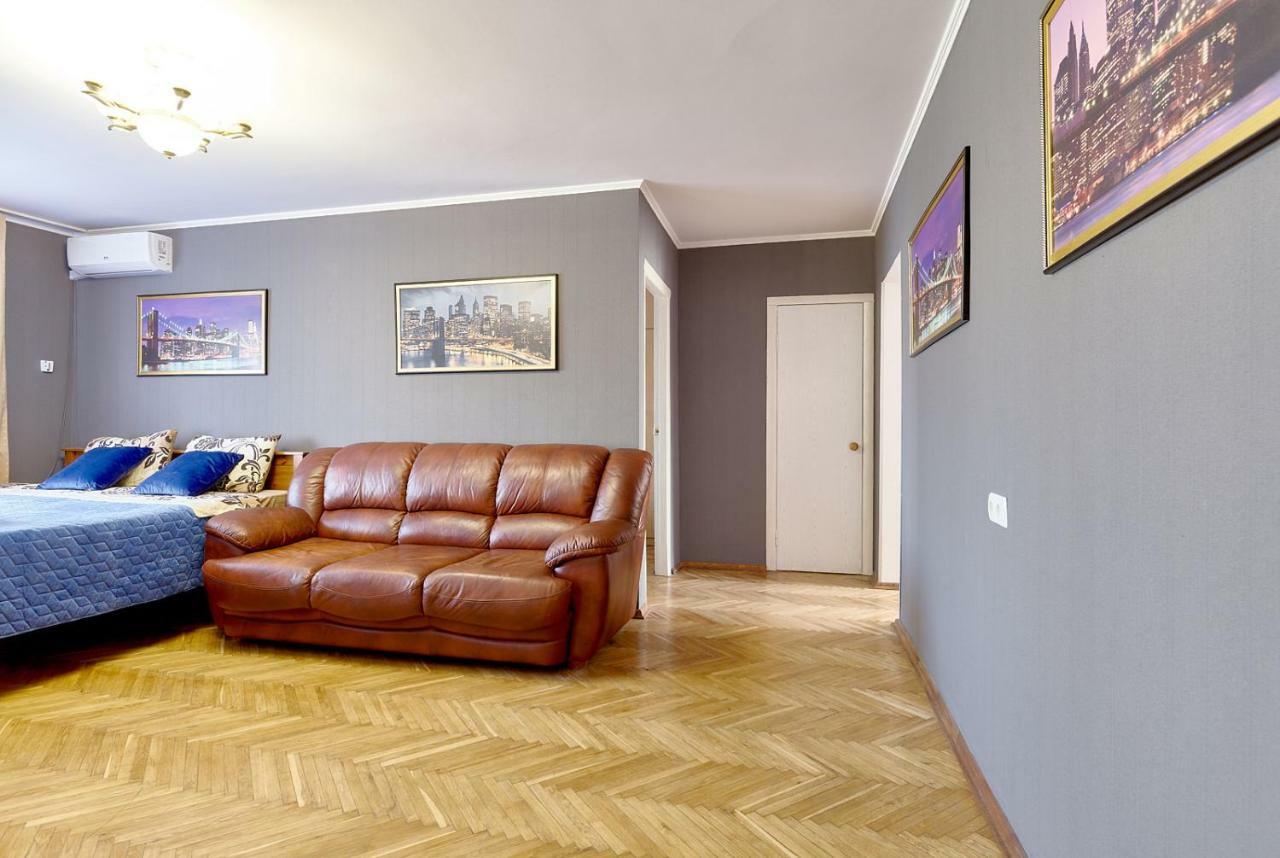 L3-82 Main Street- Modern New Three 3 Separate 3Bedrooms 100 M2 - Central Location, Metro Palace Of Sports - Gulliver Mall, Arena City Kiev Exterior foto